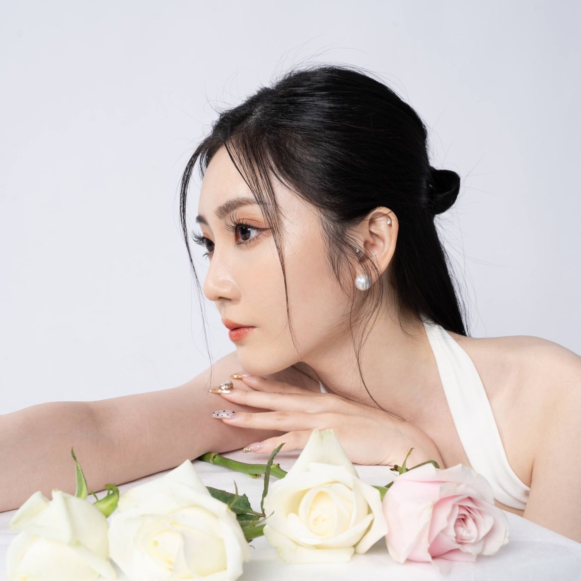 伊美新娘秘書美感課程，禮服挑選飾品搭配美學梨型蘋果型身型修飾新娘造型