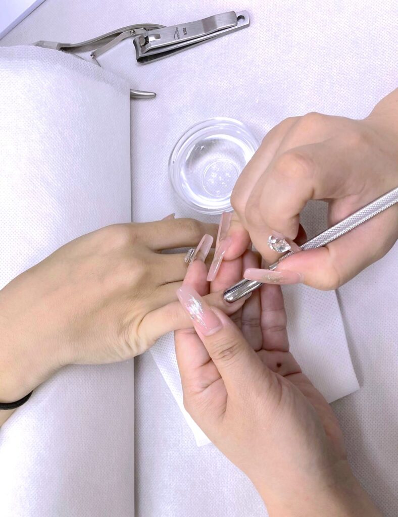 陳同學｜從上班族到月入翻倍的美甲創業師